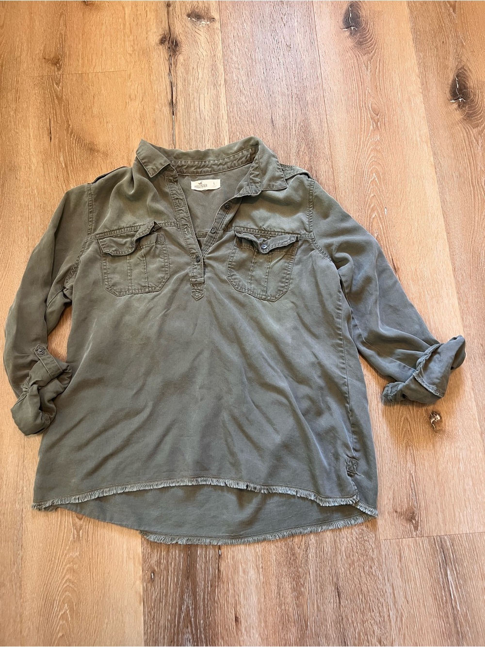 Hollister Women's Olive Green Button-Pocket Pullover Shirt Large fits like Med